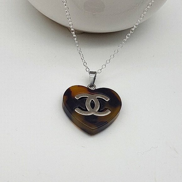 CC zipper Pull Tortoiseshell Heart Pendant - Picture 2 of 6
